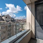 New Stylish 1-Bedroom Flat In Business District