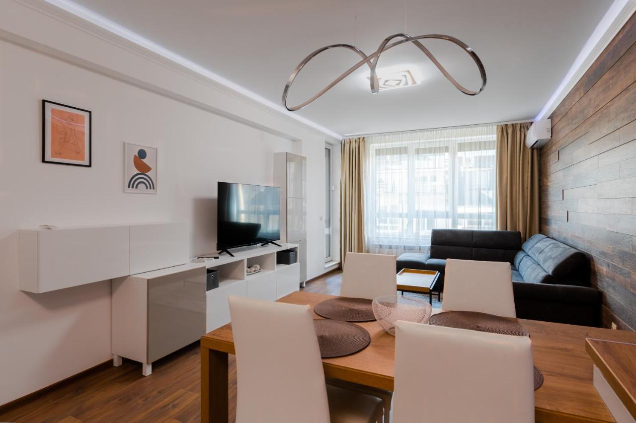 New Stylish 1-bedroom Flat In Business District Appartamento