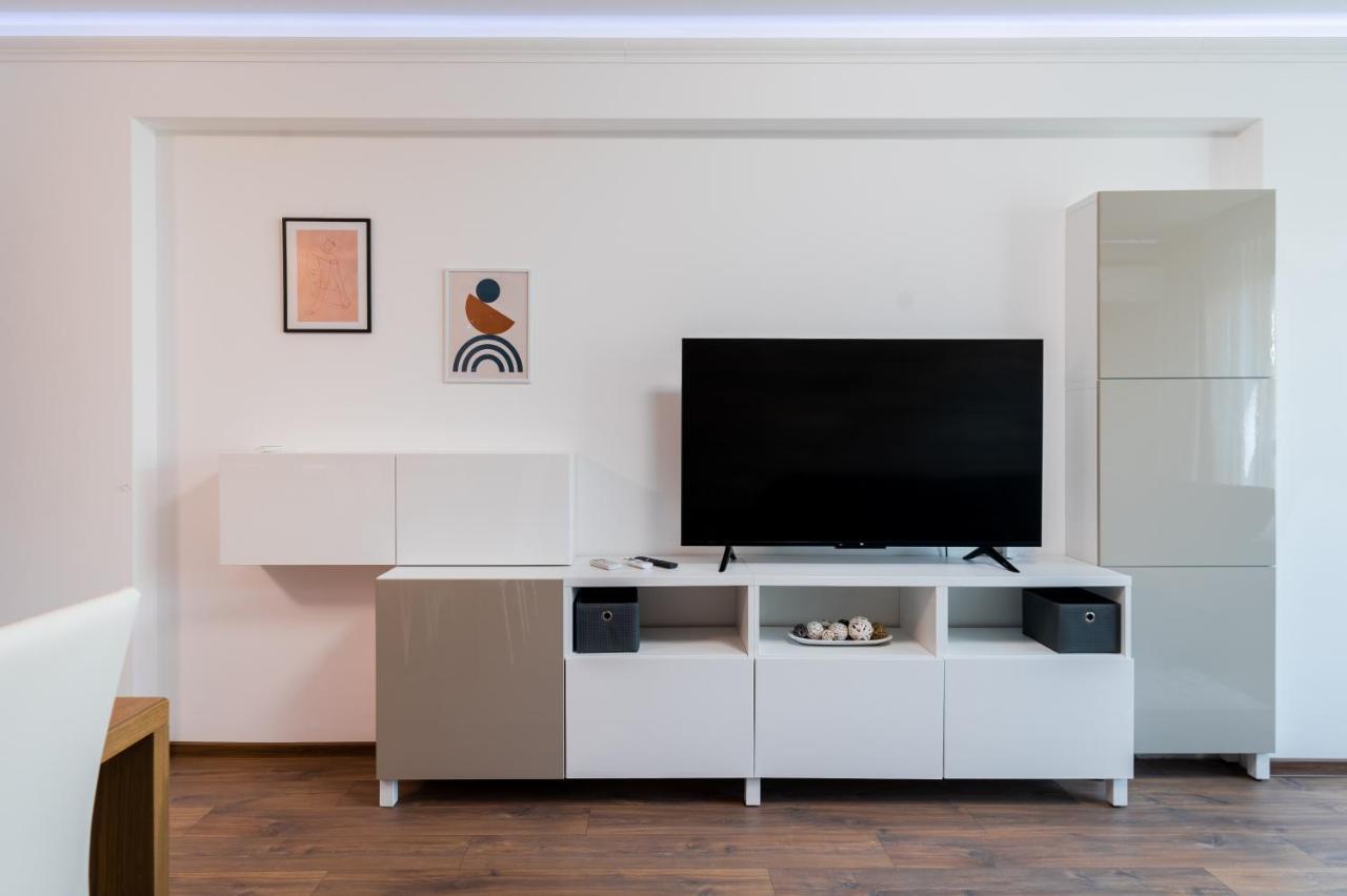 New Stylish 1-bedroom Flat In Business District Appartamento