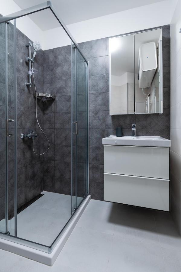New Stylish 1-bedroom Flat In Business District Appartamento Sofia